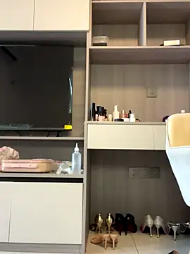 POS001 online show from December 2025 05:24:02 AM