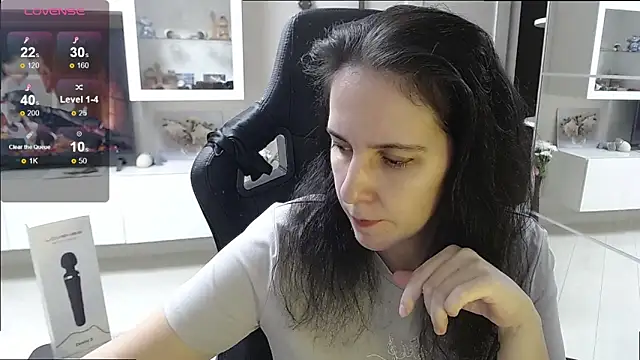 Irwi Tomboy online show from November 2025 12:06:01 PM