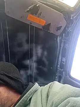 Derrickandash online show from November 2025 06:55:02 PM