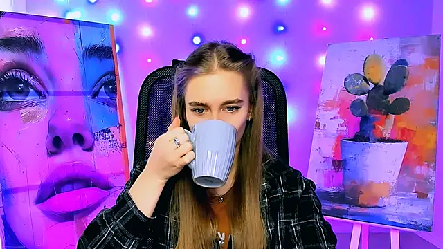 JuneWoods online show from February 2026 07:02:02 AM