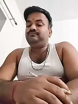 Snapshot of desiyouth94 chatting on November 2025 06:07:02 PM desiyouth94 online show from November 2025 06:07:02 PM