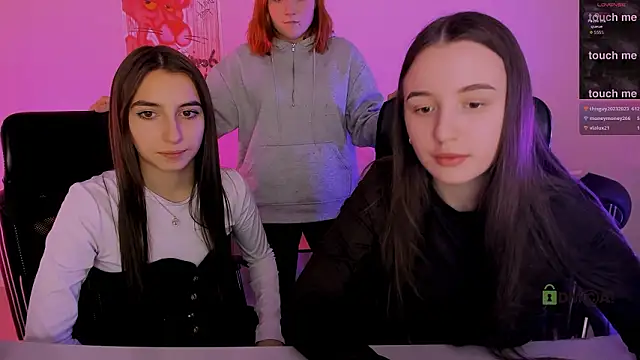 leslie bird online show from February 2026 01:04:01 PM