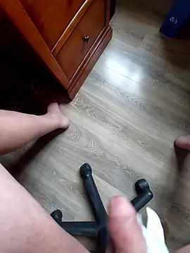 Snapshot of azery27000 chatting on December 2025 12:10:01 PM azery27000 online show from December 2025 12:10:01 PM