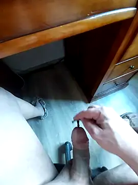 Snapshot of azery27000 chatting on December 2025 01:39:02 PM azery27000 online show from December 2025 01:39:02 PM