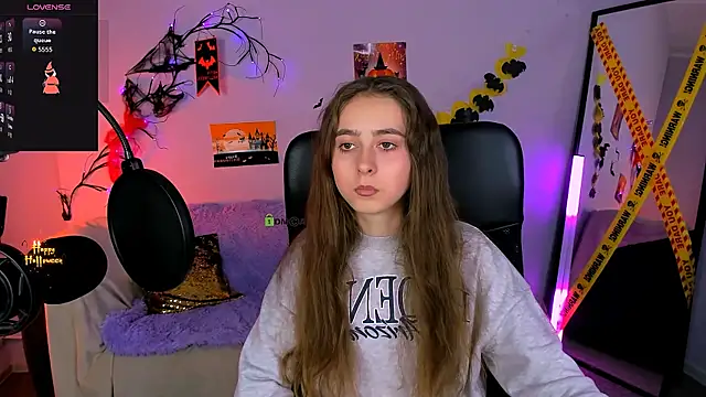 rebecca smile online show from November 2025 01:23:01 PM