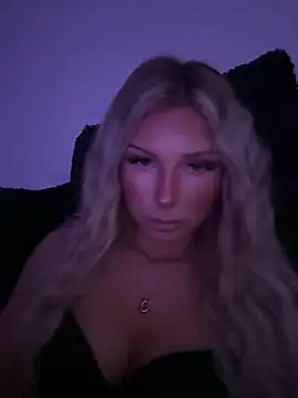 blondeeee online show from April 2026 03:31:02 PM