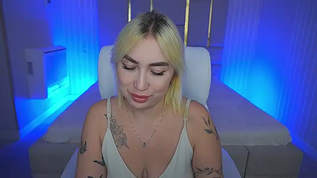 MariellaVi online show from October 2025 07:35:02 PM