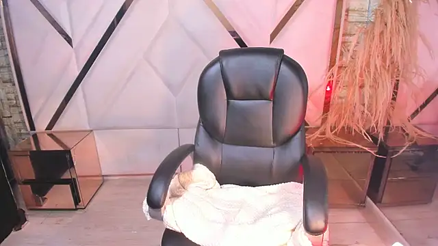 Snapshot of Irina_Rouse chatting on November 2025 01:45:01 PM Irina Rouse online show from November 2025 01:45:01 PM