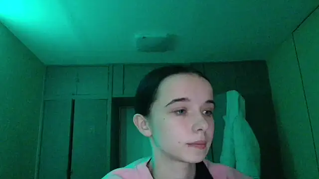 Emilia Light online show from December 2025 07:50:02 AM