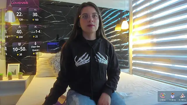 Snapshot of ZOE_LE chatting on October 2025 11:32:02 AM ZOE LE online show from October 2025 11:32:02 AM