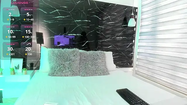 Snapshot of ZOE_LE chatting on November 2025 11:44:02 AM ZOE LE online show from November 2025 11:44:02 AM