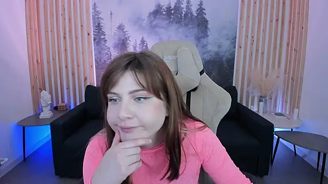 Snapshot of FameyBlum chatting on October 2025 08:48:02 AM FameyBlum online show from October 2025 08:48:02 AM