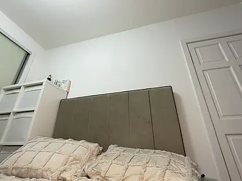 Playfulvixen25 online show from April 2026 02:06:01 AM