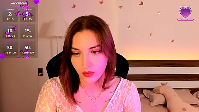 Snapshot of AmyVilvet_ chatting on October 2025 08:58:01 PM AmyVilvet online show from October 2025 08:58:01 PM