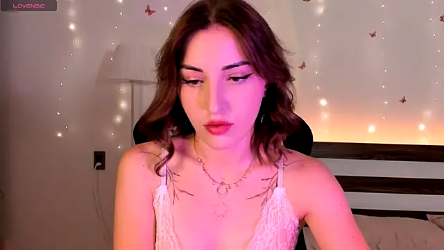 Snapshot of AmyVilvet_ chatting on November 2025 07:13:02 PM AmyVilvet online show from November 2025 07:13:02 PM