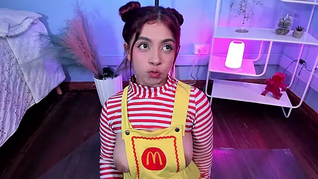 Snapshot of KathiaSaenz_ chatting on October 2025 03:57:01 AM KathiaSaenz  online show from October 2025 03:57:01 AM