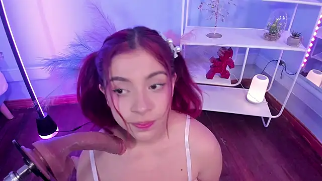 Snapshot of KathiaSaenz_ chatting on October 2025 04:00:02 AM KathiaSaenz  online show from October 2025 04:00:02 AM