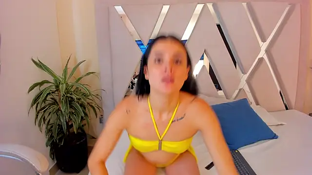 Snapshot of ChannelFoxxx chatting on October 2025 04:02:01 AM ChannelFoxxx online show from October 2025 04:02:01 AM