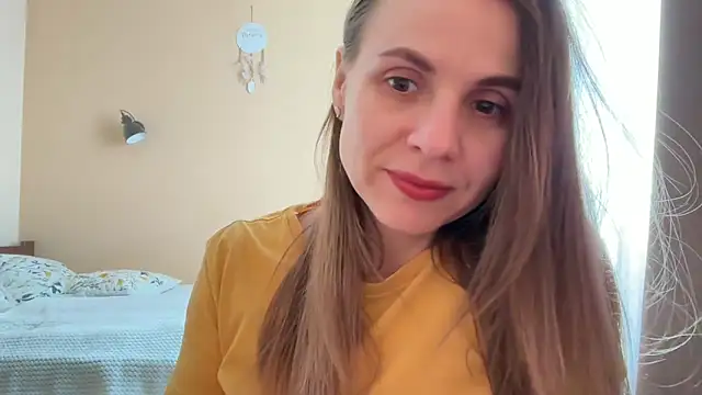 AnnieLove7722 online show from May 2026 08:20:01 AM