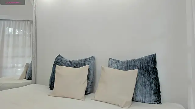 sofi laane online show from November 2025 12:33:02 PM