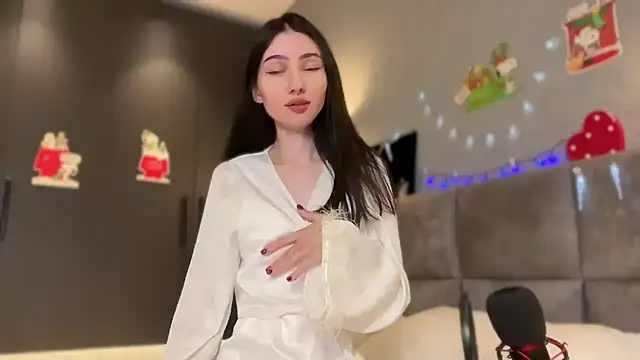 Snapshot of AnaMoonlight chatting on December 2025 04:18:02 AM AnaMoonlight online show from December 2025 04:18:02 AM