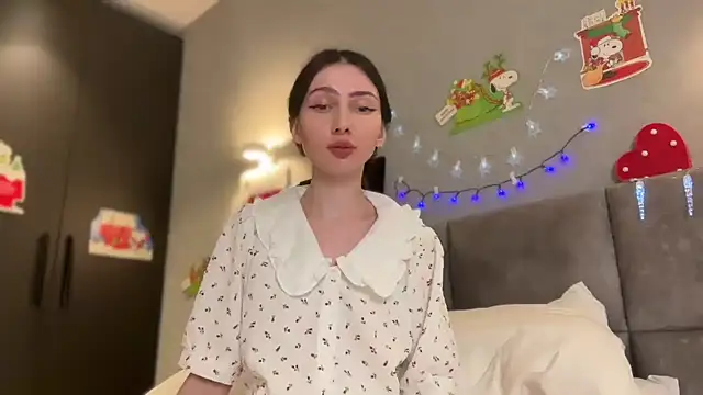 Snapshot of AnaMoonlight chatting on December 2025 01:38:01 PM AnaMoonlight online show from December 2025 01:38:01 PM