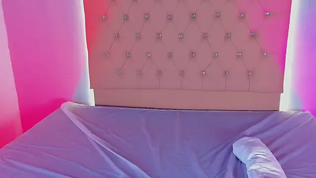 Athenea  fox online show from November 2025 03:20:01 AM