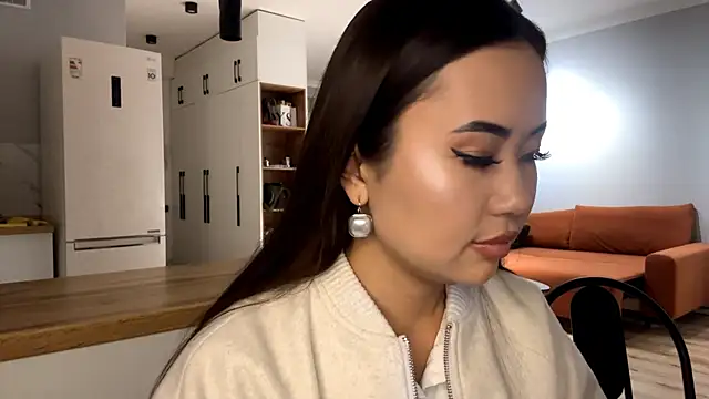 Snapshot of Ur_neighbor_Kira chatting on November 2025 12:29:02 PM Ur neighbor Kira online show from November 2025 12:29:02 PM