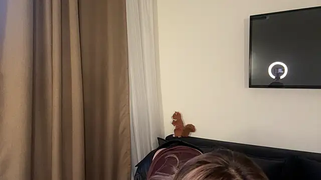 Ur neighbor Kira online show from March 2026 01:22:02 PM