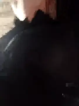 bree-zz online show from November 2025 10:46:01 PM