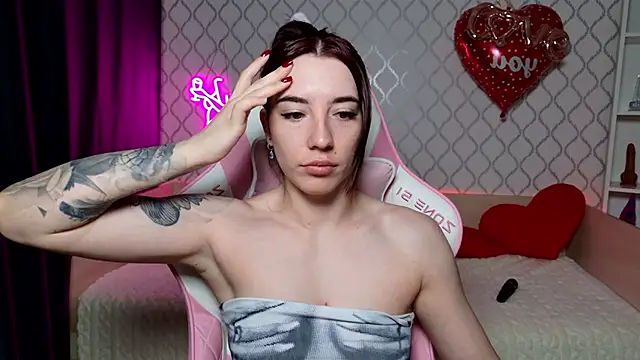 Curious Lily online show from March 2026 12:47:02 AM