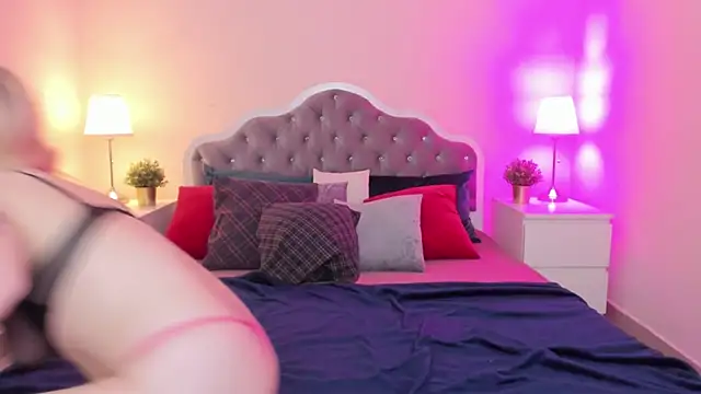 CamillaDreamer online show from November 2025 06:19:01 PM