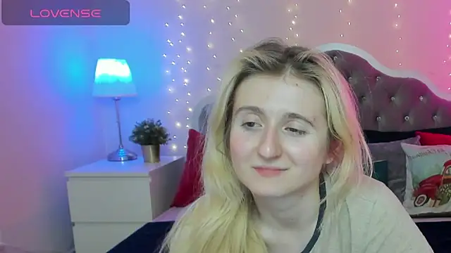 CamillaDreamer online show from December 2025 06:35:02 PM