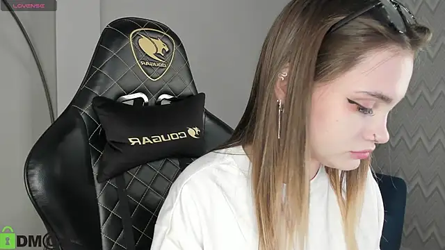 KarinaBroks online show from November 2025 11:31:01 AM