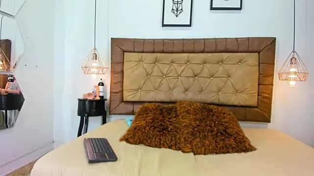 Snapshot of hannarose1208 chatting on November 2025 12:28:01 PM hannarose1208 online show from November 2025 12:28:01 PM