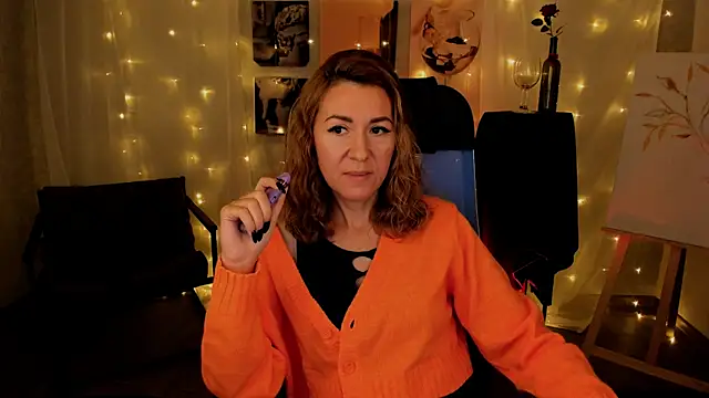 Snapshot of DonnaSmitth chatting on October 2025 03:24:02 PM DonnaSmitth online show from October 2025 03:24:02 PM