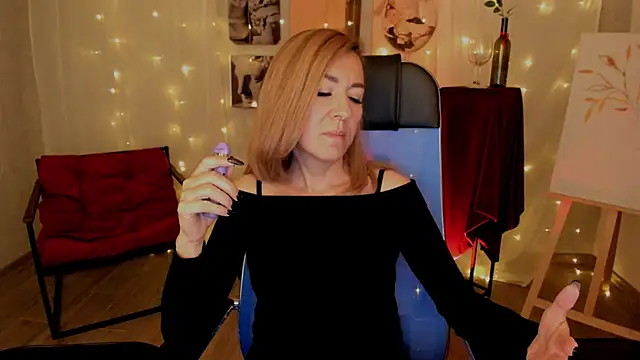 Snapshot of DonnaSmitth chatting on November 2025 09:55:02 AM DonnaSmitth online show from November 2025 09:55:02 AM