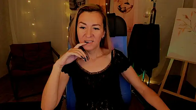 Snapshot of DonnaSmitth chatting on November 2025 09:32:01 AM DonnaSmitth online show from November 2025 09:32:01 AM