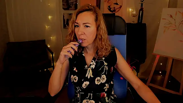 Snapshot of DonnaSmitth chatting on November 2025 09:19:01 AM DonnaSmitth online show from November 2025 09:19:01 AM