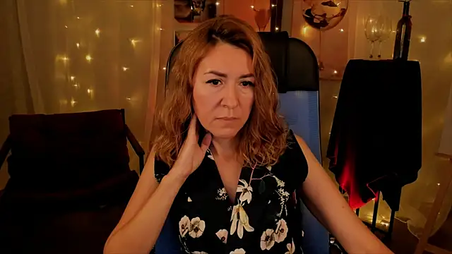 Snapshot of DonnaSmitth chatting on November 2025 03:55:01 PM DonnaSmitth online show from November 2025 03:55:01 PM