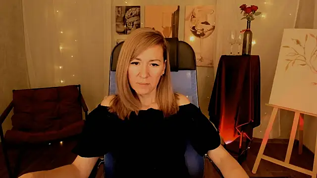 Snapshot of DonnaSmitth chatting on December 2025 02:11:01 PM DonnaSmitth online show from December 2025 02:11:01 PM