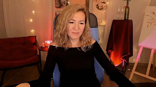 Snapshot of DonnaSmitth chatting on December 2025 06:16:01 PM DonnaSmitth online show from December 2025 06:16:01 PM