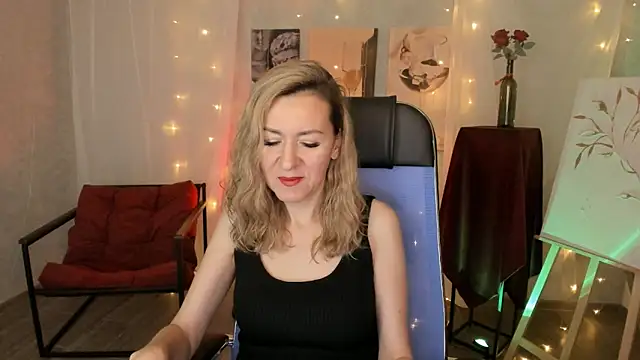 Snapshot of DonnaSmitth chatting on February 2026 06:36:02 PM DonnaSmitth online show from February 2026 06:36:02 PM