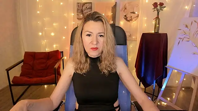 Snapshot of DonnaSmitth chatting on February 2026 06:55:02 PM DonnaSmitth online show from February 2026 06:55:02 PM