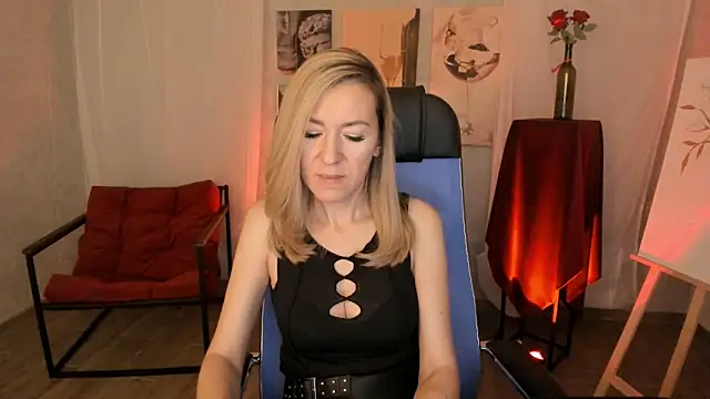 Snapshot of DonnaSmitth chatting on February 2026 06:45:01 PM DonnaSmitth online show from February 2026 06:45:01 PM