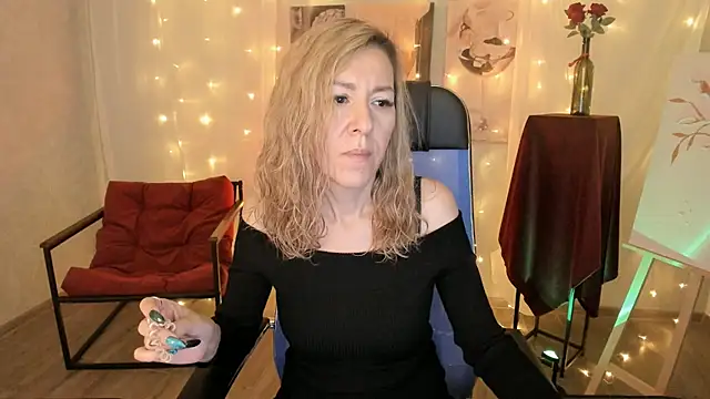 Snapshot of DonnaSmitth chatting on February 2026 06:25:01 PM DonnaSmitth online show from February 2026 06:25:01 PM