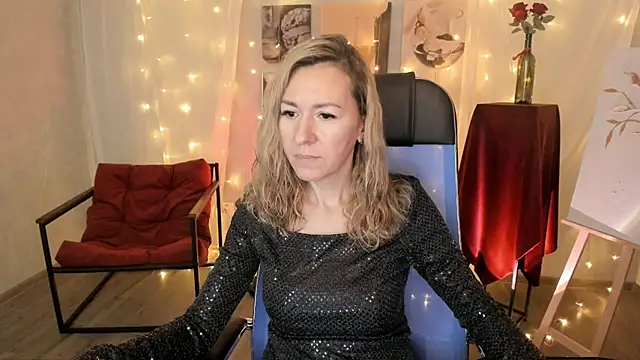 Snapshot of DonnaSmitth chatting on February 2026 06:59:02 PM DonnaSmitth online show from February 2026 06:59:02 PM