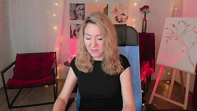 Snapshot of DonnaSmitth chatting on February 2026 06:50:01 PM DonnaSmitth online show from February 2026 06:50:01 PM