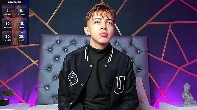 Lian Miller1  online show from November 2025 12:26:01 PM