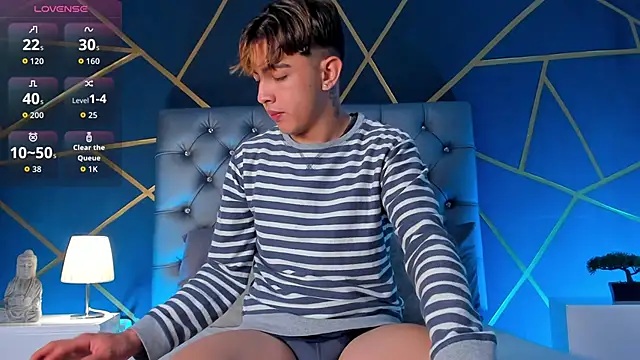 Lian Miller1  online show from March 2026 12:33:01 PM